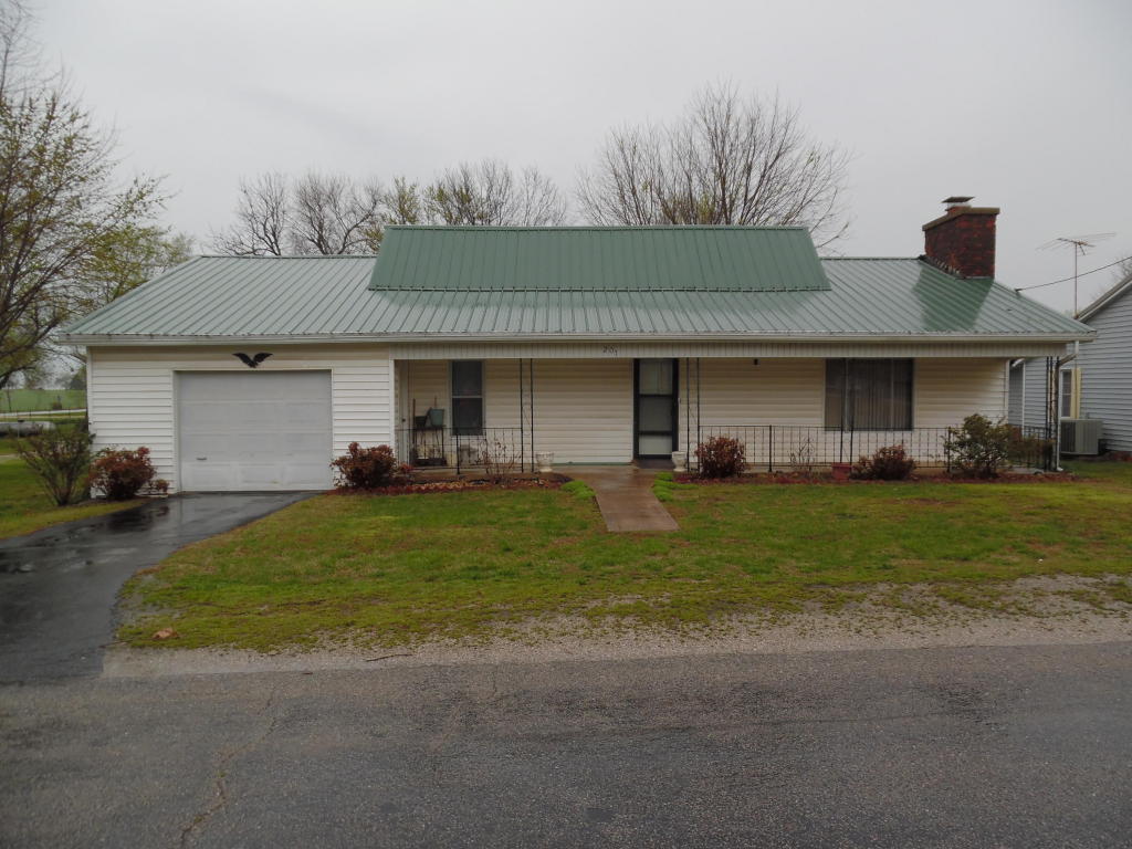 207 West Goosetree Street, Wheaton, MO 64874