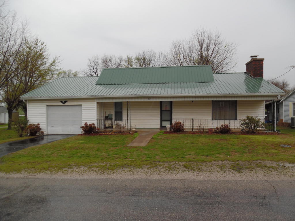 207 West Goosetree Street, Wheaton, MO 64874