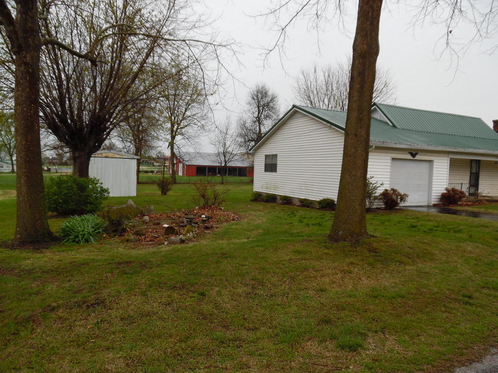 207 West Goosetree Street, Wheaton, MO 64874