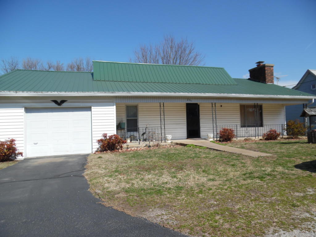 207 West Goosetree Street, Wheaton, MO 64874