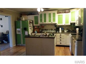 748 Co Rd 737, Bland, United States 65014