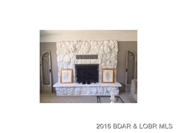 89 Bankside Drive, Camdenton, MO 65020