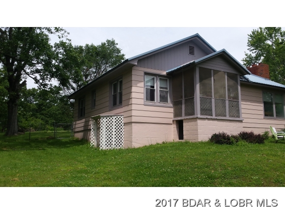 1949 Old Tuscumbia Road, Eldon, MO 65026