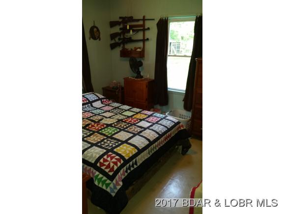 1949 Old Tuscumbia Road, Eldon, MO 65026