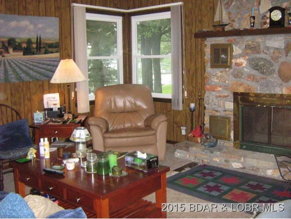 30927 Whiteside Lane, Gravois Mills, MO 65037