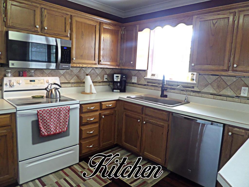2124 COUNTY ROAD 382, Holts Summit, MO 65043