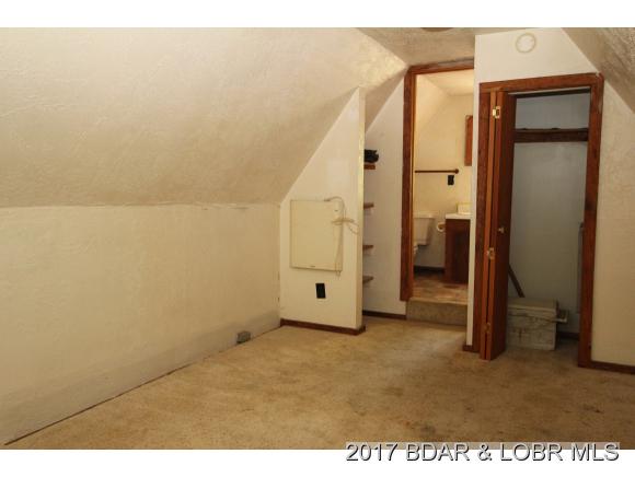 1886 Bittersweet Rd, Lake Ozark, MO 65049