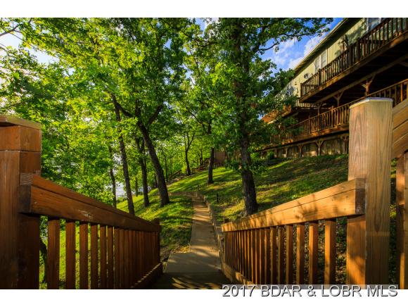 88 Elmwood Place, Linn Creek, MO 65052