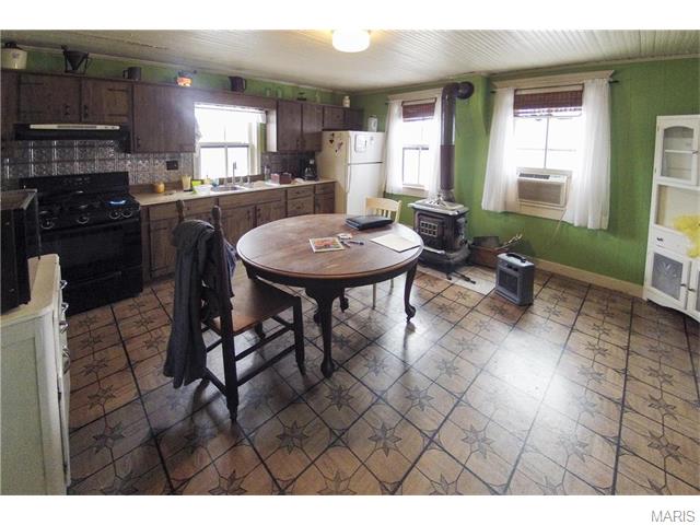 1002 Ellis Farm Rd, Morrison, MO 65061