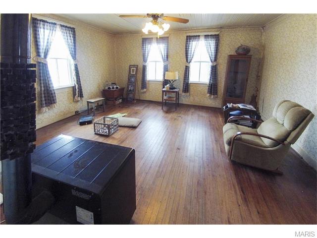1002 Ellis Farm Rd, Morrison, MO 65061