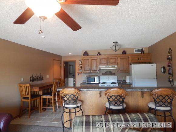 1552 Harbor Point Dr #205, Osage Beach, MO 65065