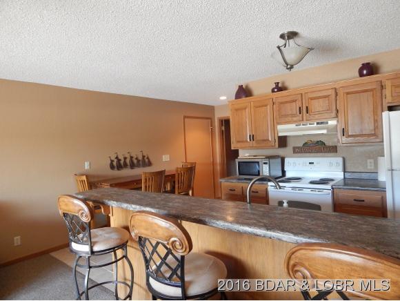 1552 Harbor Point Dr #205, Osage Beach, MO 65065