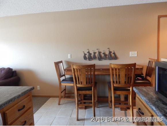 1552 Harbor Point Dr #205, Osage Beach, MO 65065