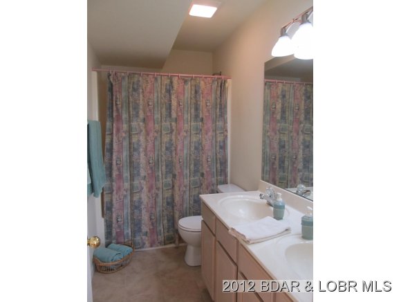 4800 Eagleview Drive, Osage Beach, MO 65065