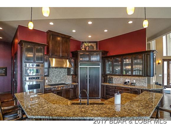 437 Forestridge Lane, Villages, MO 65079