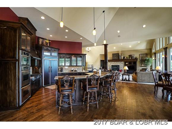 437 Forestridge Lane, Villages, MO 65079