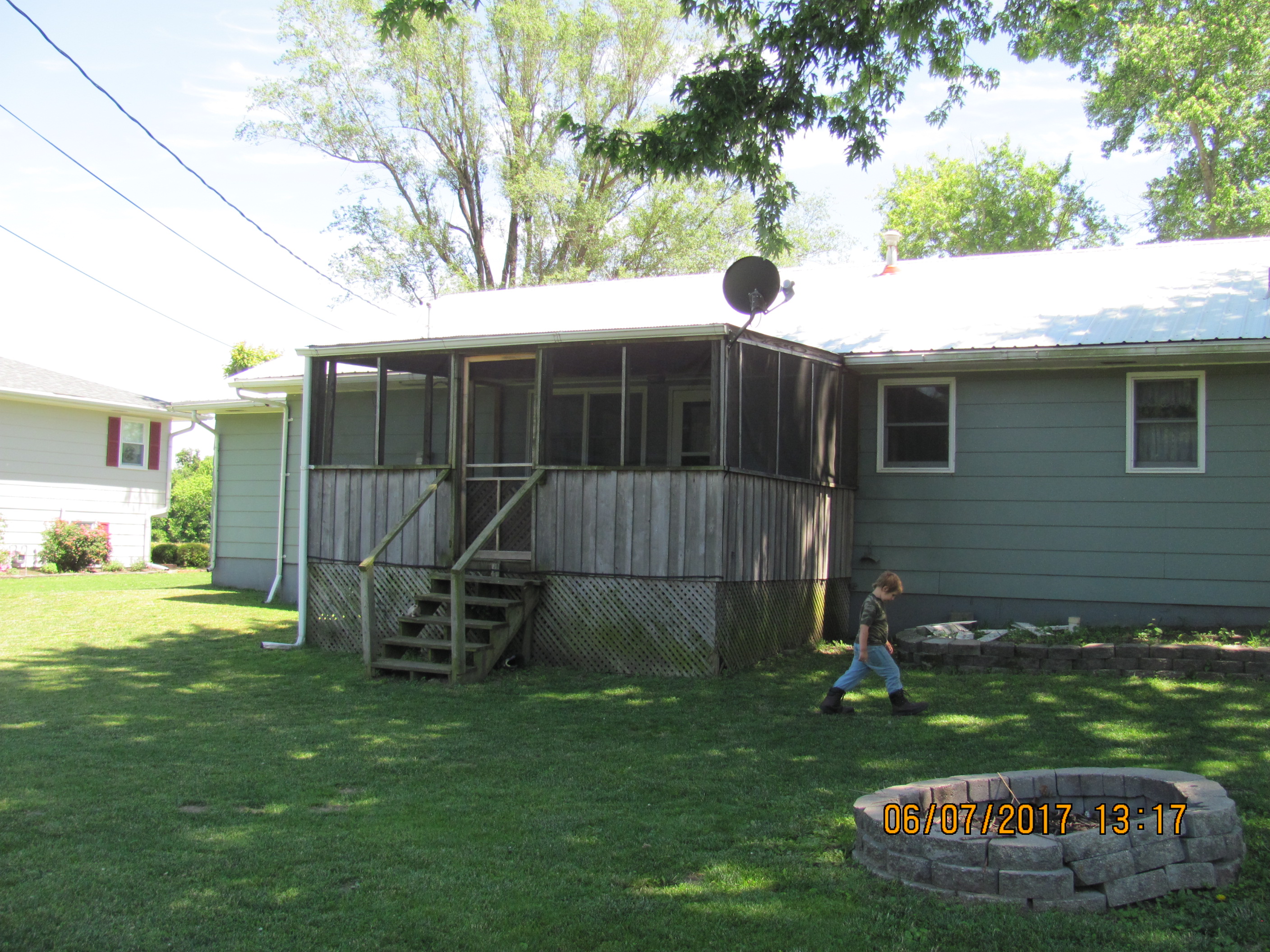 104 Pamela Dr, Versailles, MO 65084