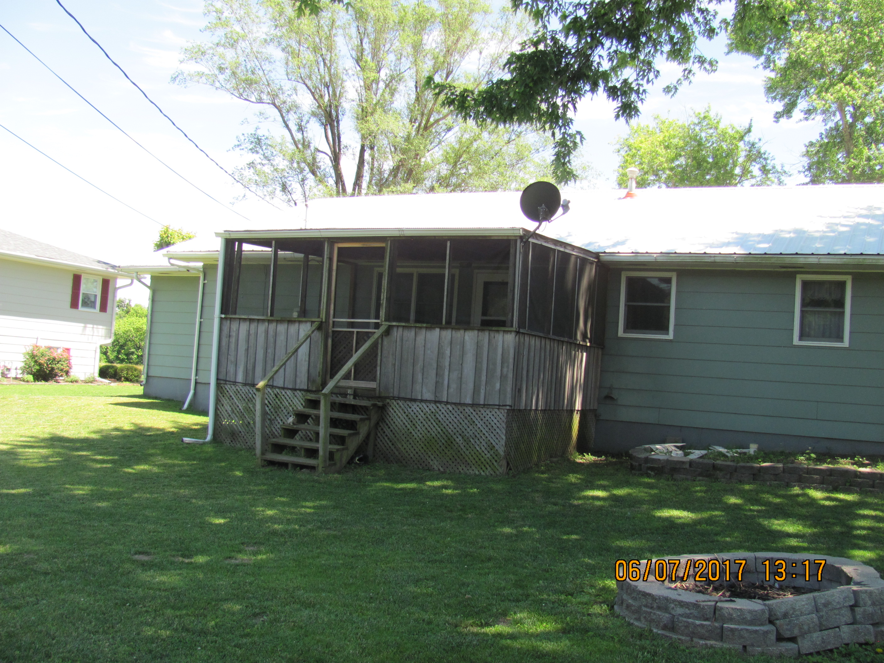 104 Pamela Dr, Versailles, MO 65084