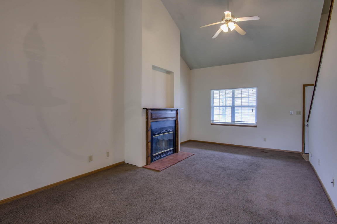 1700 TELLURIDE LN, Columbia, MO 65201