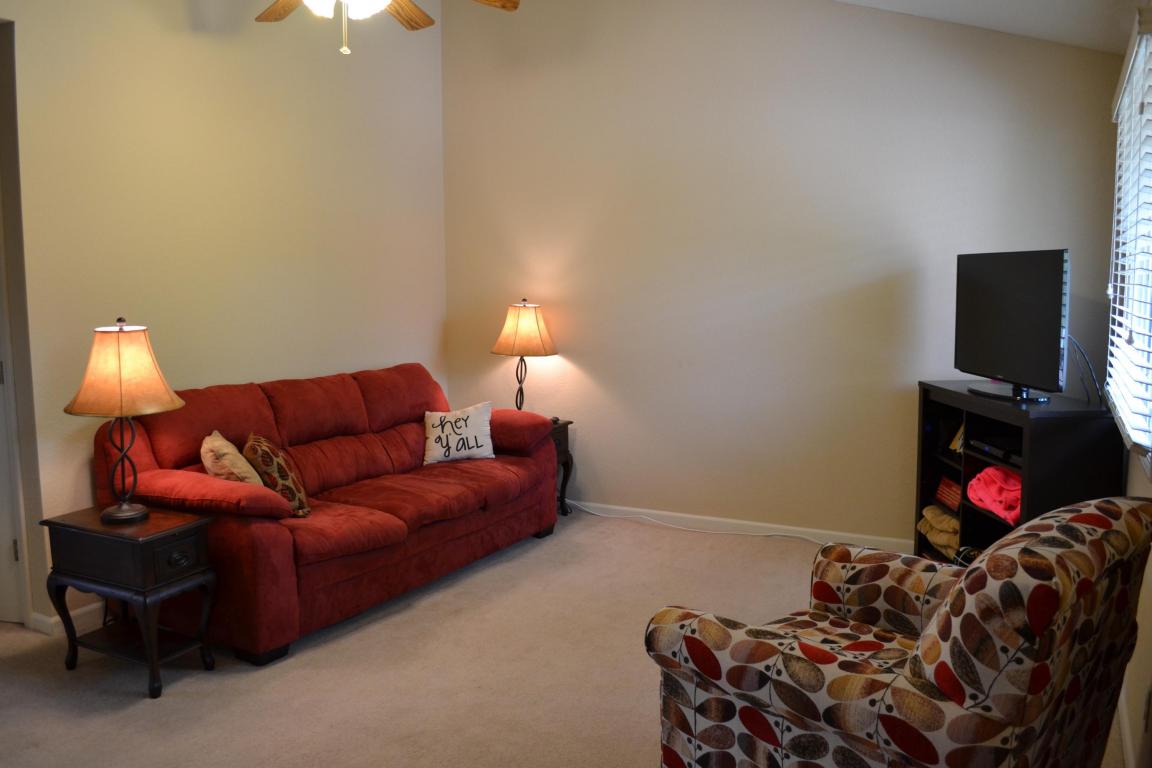 652 HUNTRIDGE DR, Columbia, MO 65201