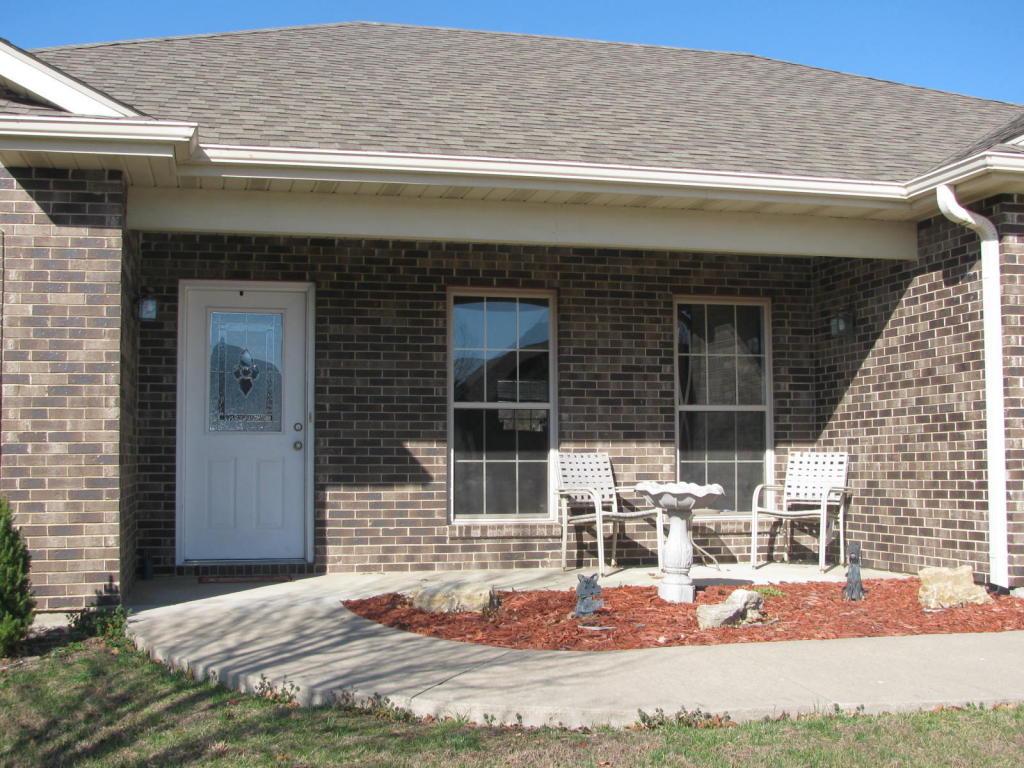107 PORT WAY, Columbia, MO 65201