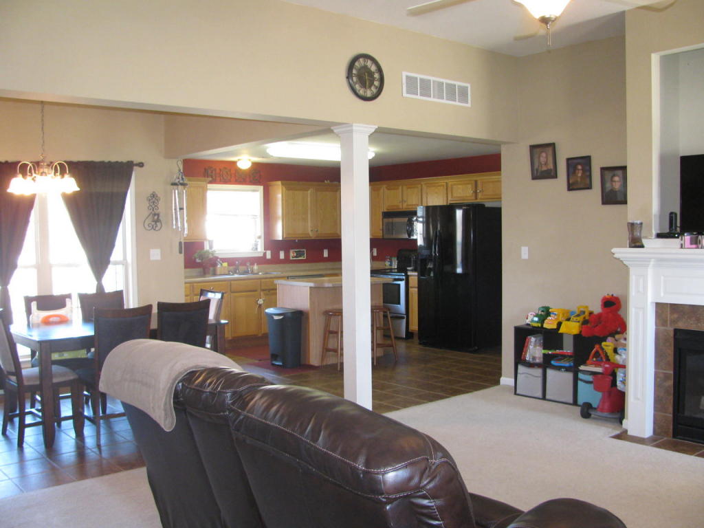 107 PORT WAY, Columbia, MO 65201