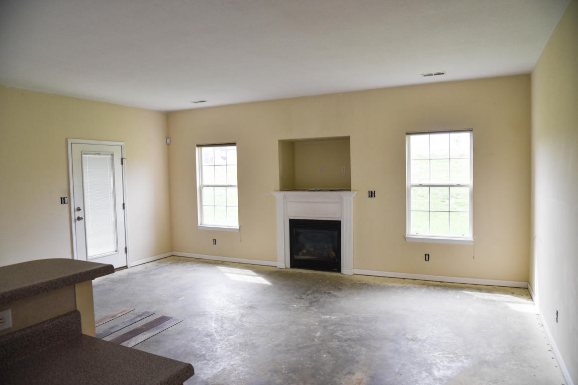 1806 TOPSAIL DR, Columbia, MO 65202