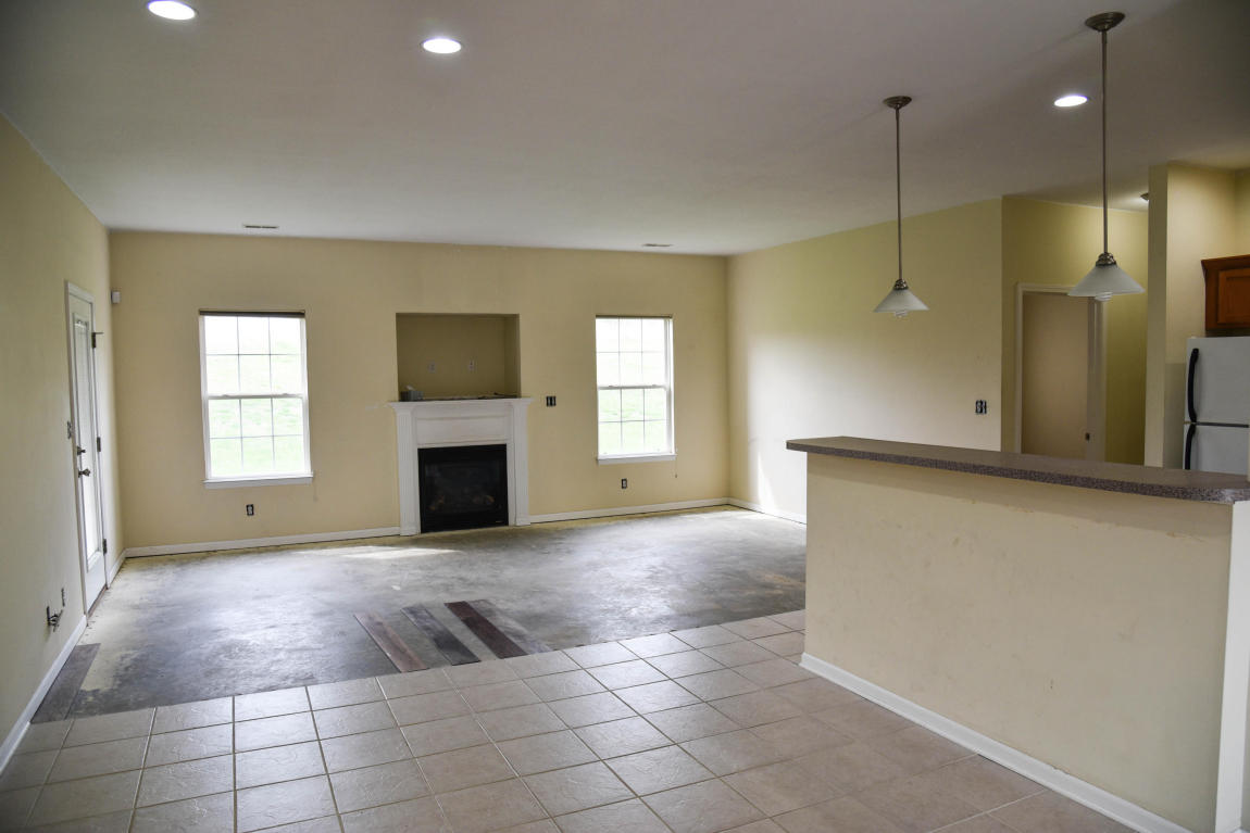 1806 TOPSAIL DR, Columbia, MO 65202