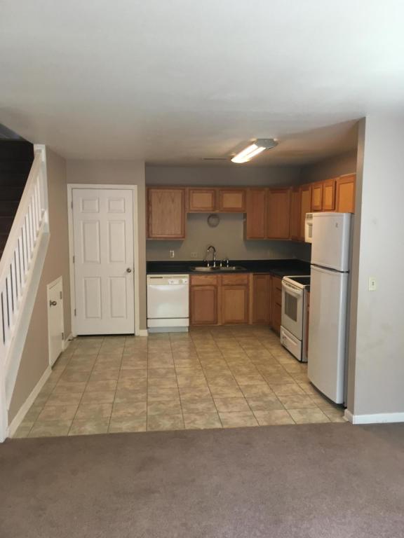 1621 TIMBER CREEK DR, Columbia, MO 65202