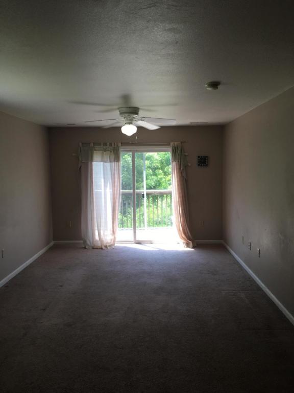 1621 TIMBER CREEK DR, Columbia, MO 65202