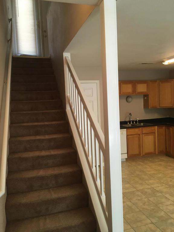 1621 TIMBER CREEK DR, Columbia, MO 65202