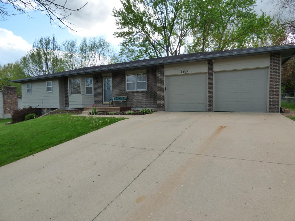 2411 N LINDA LN, Columbia, MO 65202