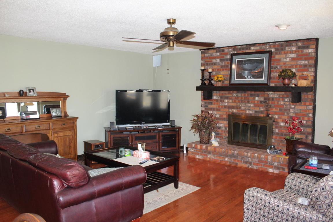 1807 BLUE RIDGE RD, Columbia, MO 65202