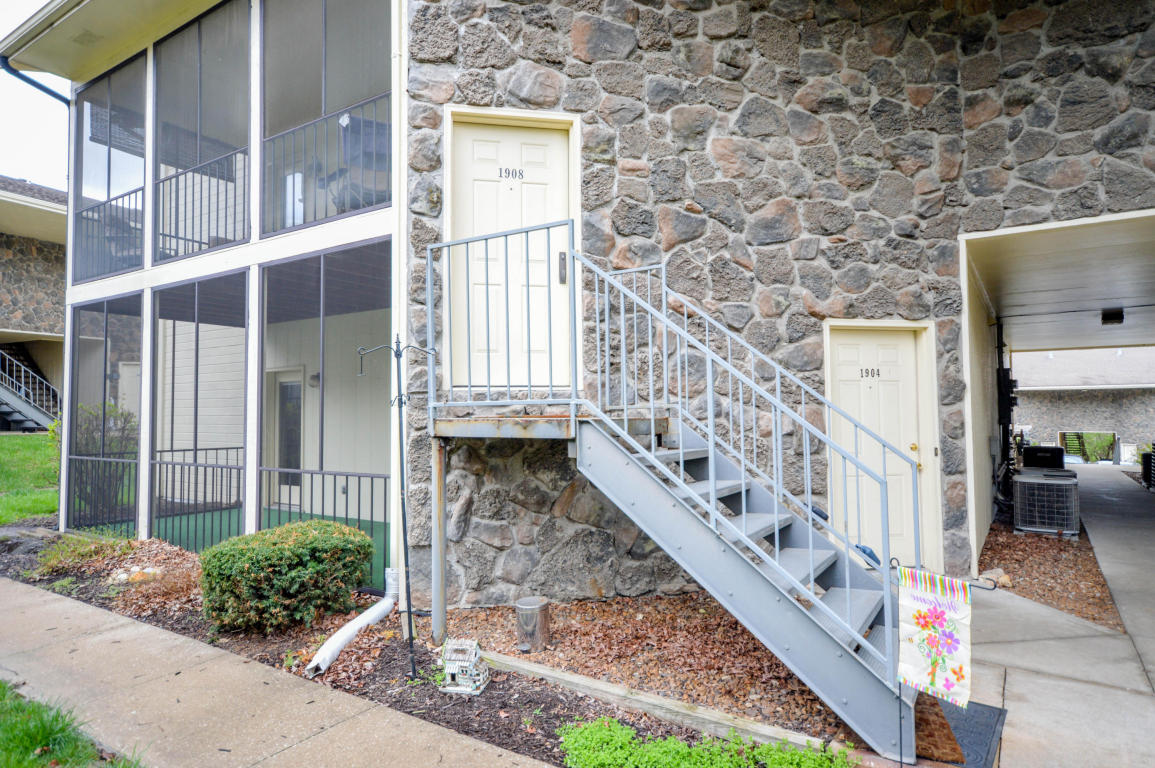 1904 PARK DE VILLE PL, Columbia, MO 65203