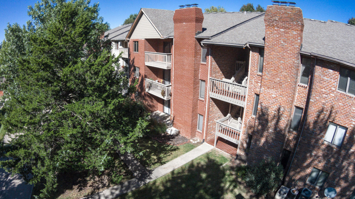 104 E GREEN MEADOWS RD, Columbia, MO 65203