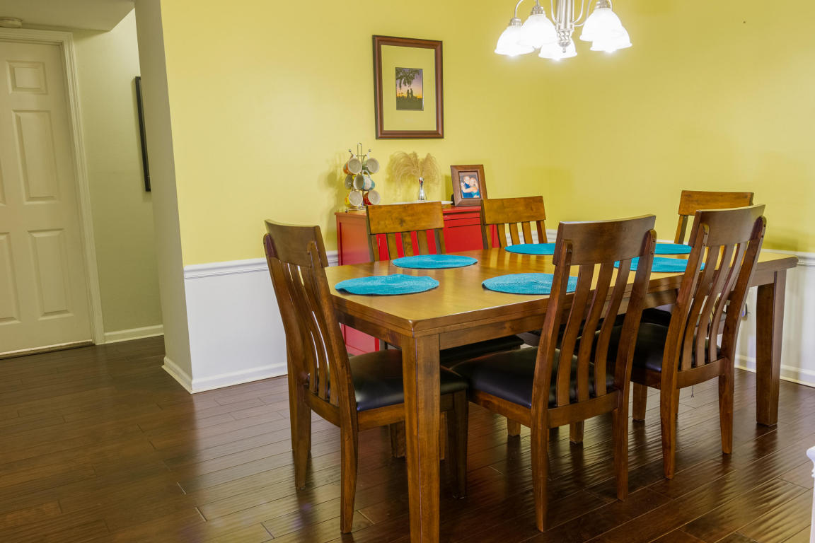 104 E GREEN MEADOWS RD, Columbia, MO 65203