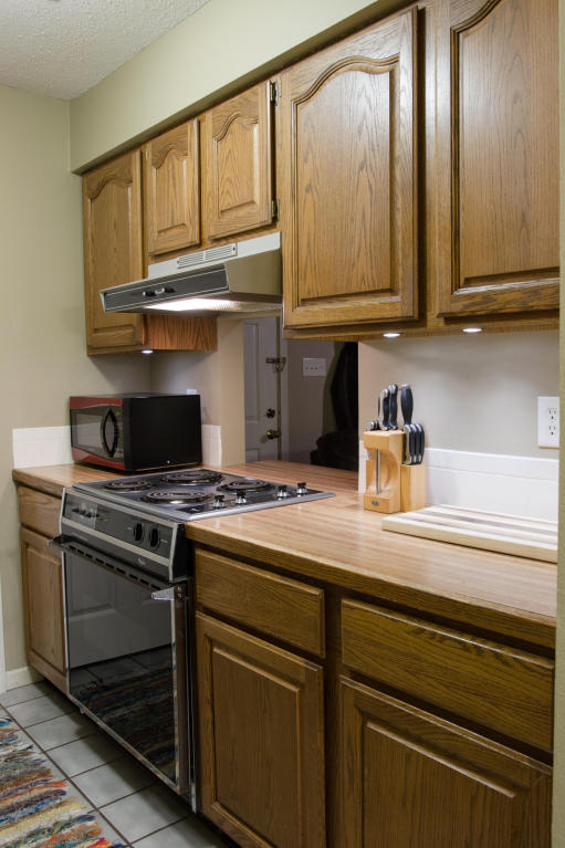 104 E GREEN MEADOWS RD, Columbia, MO 65203