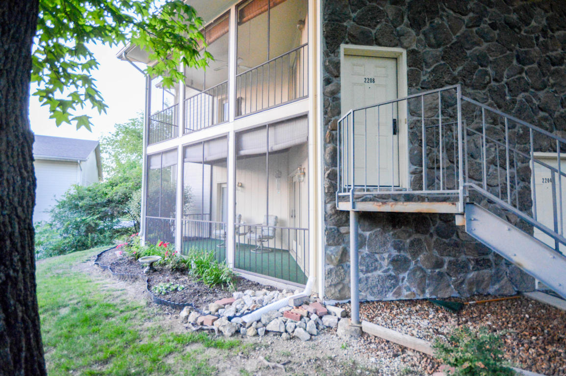 2208 PARK DE VILLE PL, Columbia, MO 65203