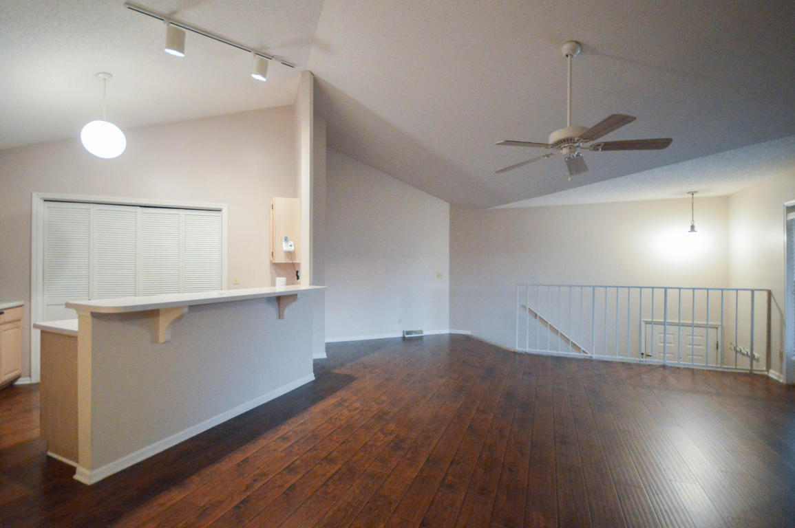 2208 PARK DE VILLE PL, Columbia, MO 65203