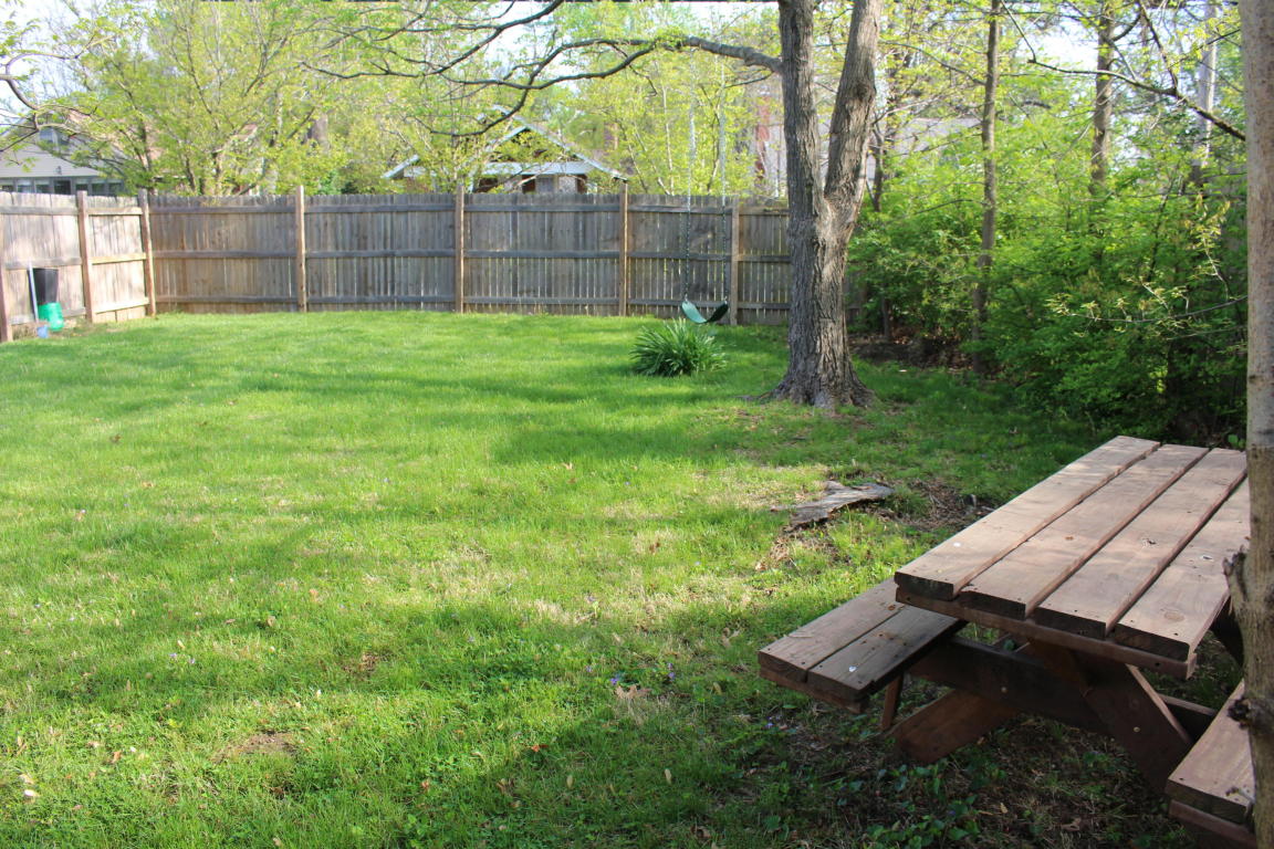 122 N GREENWOOD AVE, Columbia, MO 65203