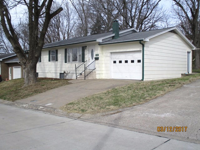 1308 NELSON ST, Boonville, MO 65233