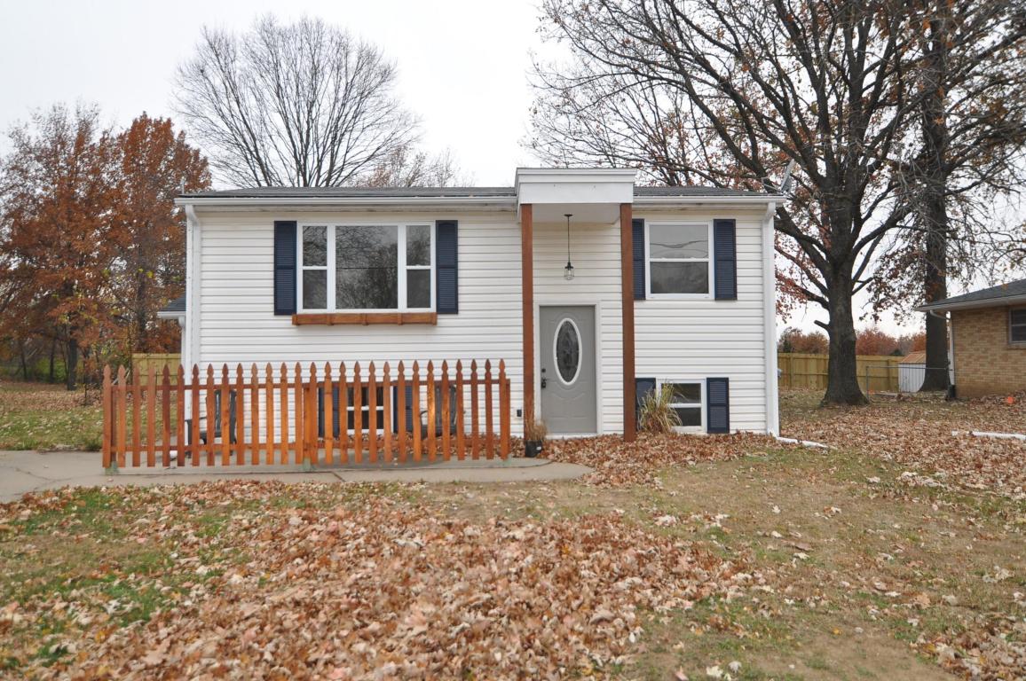 101 SUNSET DR, Boonville, MO 65233