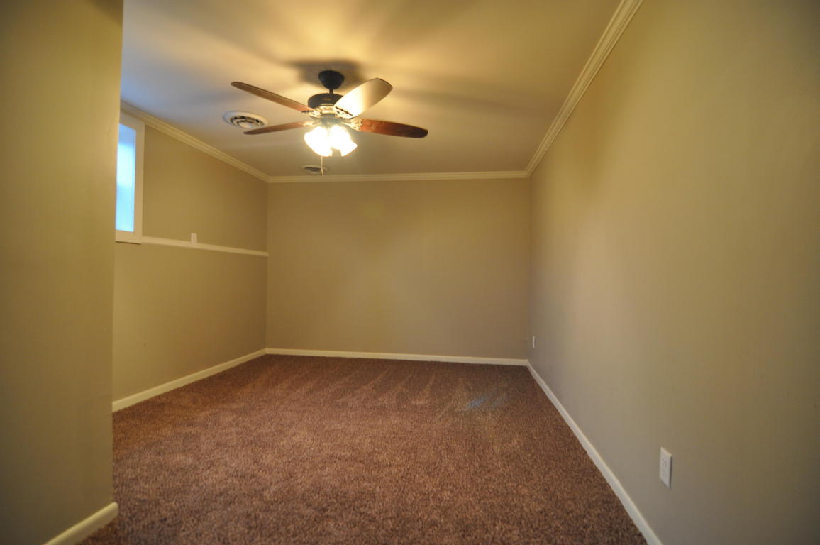 101 SUNSET DR, Boonville, MO 65233