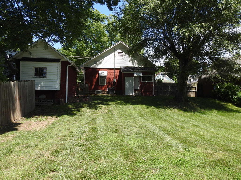 711 PENDLETON AVE, Boonville, MO 65233