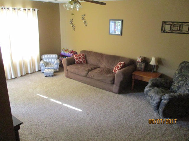 1012 Hilldell DR, Boonville, MO 65233