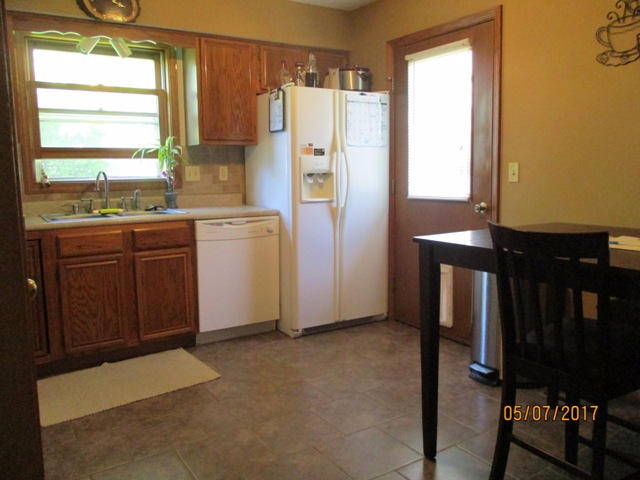 1012 Hilldell DR, Boonville, MO 65233