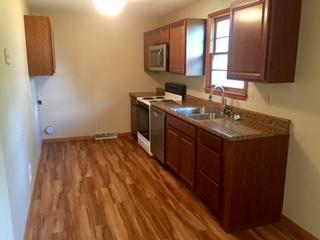 574 TIDBALL AVE, Centralia, MO 65240