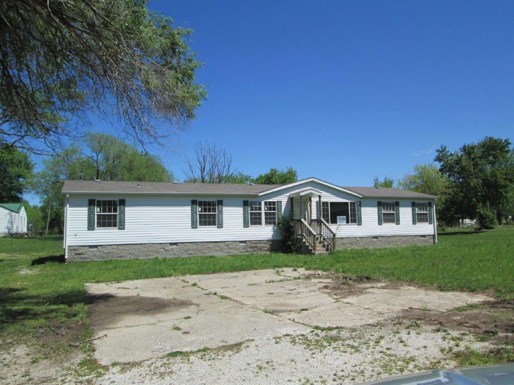 204 Eastwood, Higbee, MO 65257