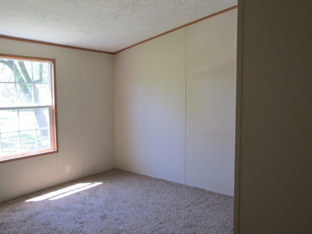 204 Eastwood, Higbee, MO 65257