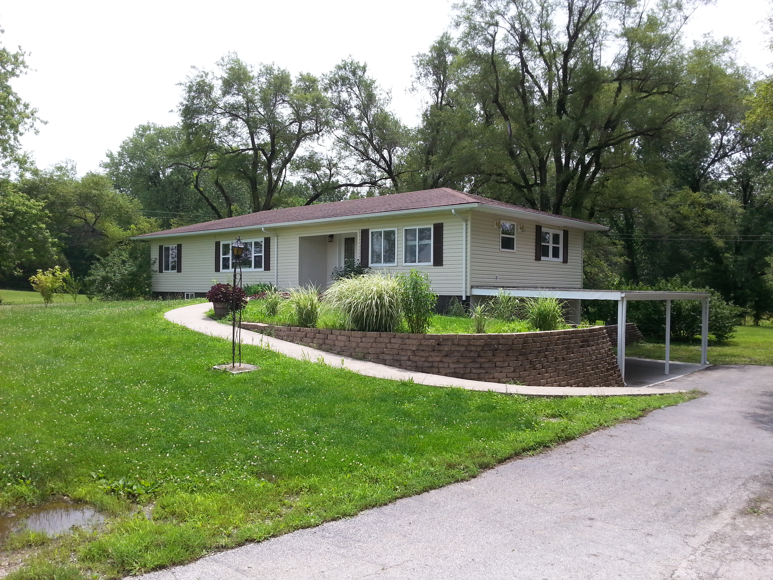 7976 W. Hwy 24, Huntsville, United States 65259